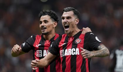 Çorum FK 10 kişiyle son şampiyona direndi!
