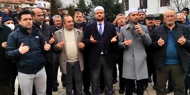 Çorum'da vatandaşlar kurban kesip yağmur duası etti
