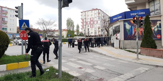 Bahçelievler'de iki grup arasında silahlı kavga: 2 yaralı