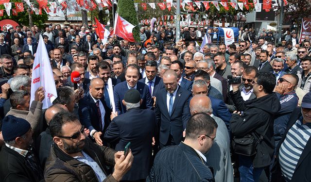 Fatih Erbakan’a Çorum'da sevgi seli