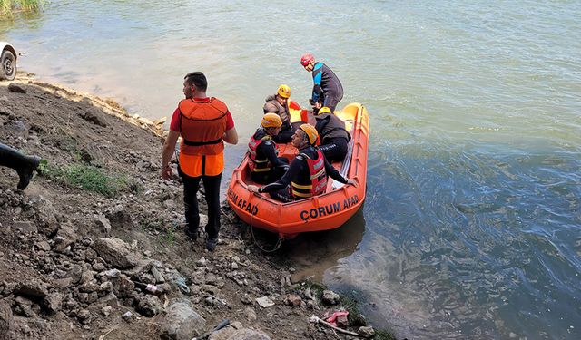 Kızılırmak'ta sele kapılan 4 kişi böyle kurtarıldı!