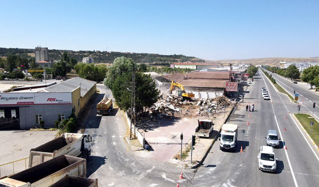 Erzurum Dede Caddesi trafiğe kapatıldı