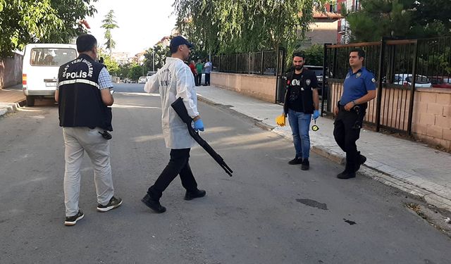 Gençler arasında çıkan silahlı kavgada 4 kişi yaralandı
