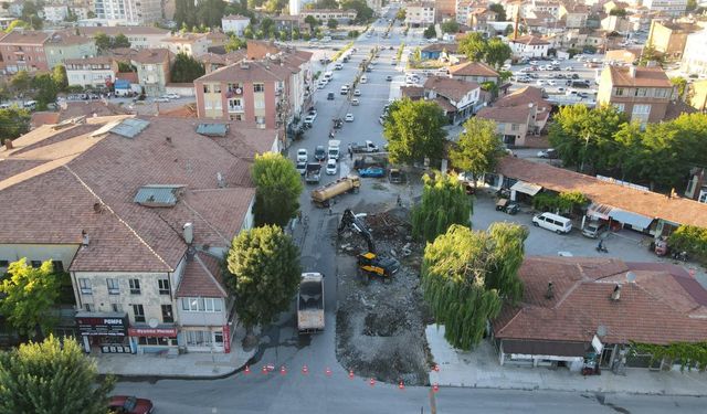 Çorum'da bu caddede kamulaştırılan bina yıkıldı