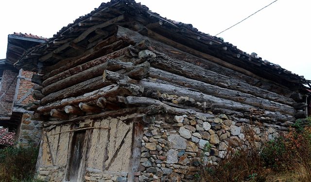 Çorum'da çivi bile kullanılmadan yapılan evler hala dimdik ayakta