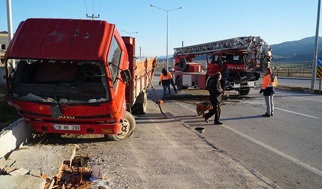 2 İtfaiye personeli kazada yaralandı