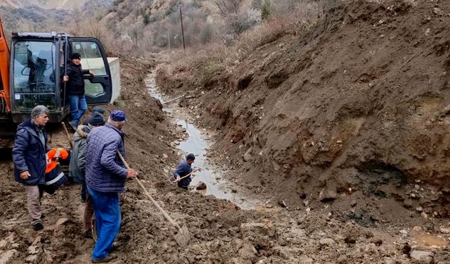 Çorum'da su sıkıntısı yaşanan köye devlet-köylü işbirliği ile su getirildi