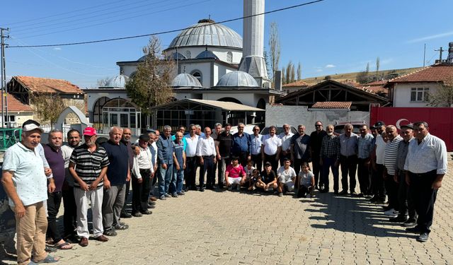 Ahlatcı doludan zarar gören köyleri ziyaret etti