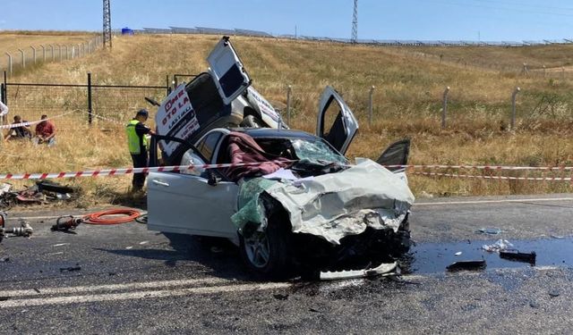 Yozgat'ta iki araç kafa kafaya çarpıştı: 4 kişi hayatını kaybetti