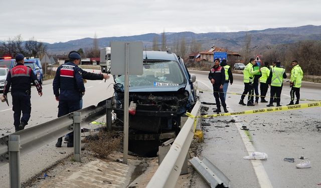 Çorum'da 4 araç kaza yaptı: 2 ölü, 5 yaralı