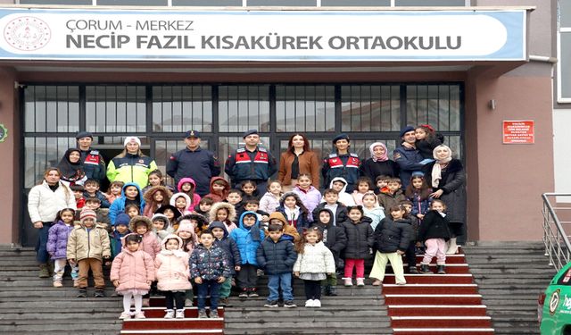 Jandarma, NFK Ortaokulu öğrencileriyle buluştu