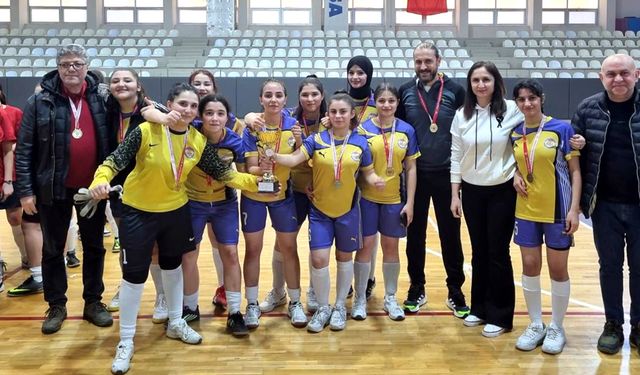 Futsal’ın kraliçesi Hasanpaşa MTAL