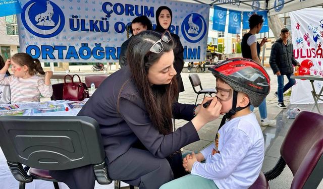 Ülkü Ocakları'ndan 23 Nisan kutlaması