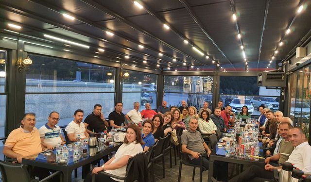 Türk Eğitim-Sen üyelerinden  Canbakan ve Doğan için veda yemeği