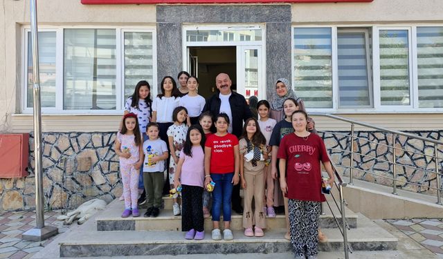 Başkan İsbir, öğrencilerin  isteklerini geri çevirmedi