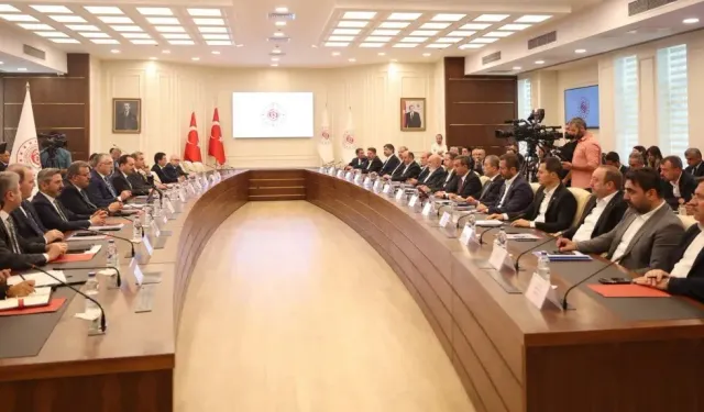 Gözler hükümetin teklifine çevrildi