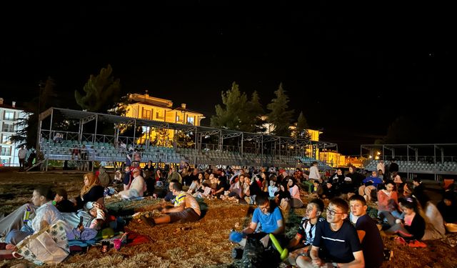 Dodurga'da açık hava sineması etkinliği yapıldı