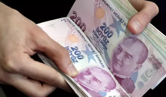 Hükümetten memurların taban aylığına bin lira zam teklifi
