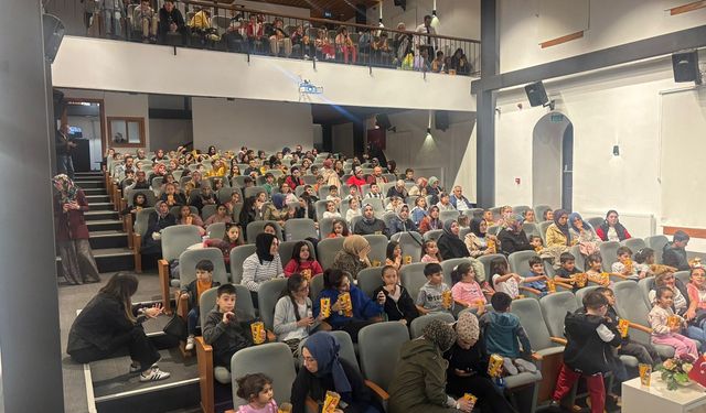 Sinema etkinliğine çocuklardan yoğun ilgi