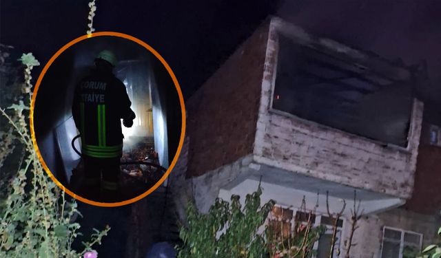 Yanan 2 katlı evde hasar oluştu