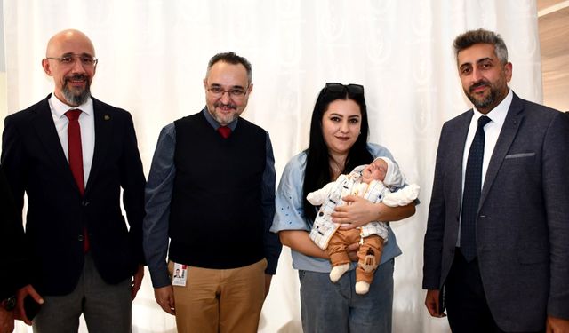 Çorum'da bir günlük bebek bu ameliyat ile hayata tutundu