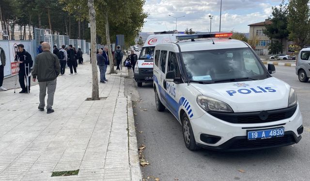 Gençlerin bıçaklı kavgası hastanede bitti!