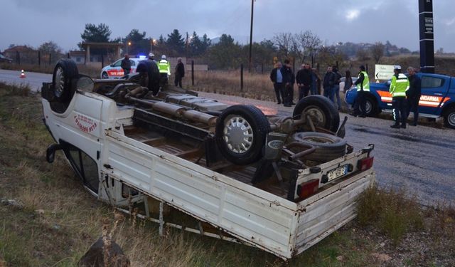 Minibüs devrildi, sürücü yaralandı