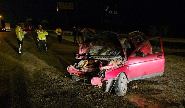 Tıra arkadan çarptı: 2 yaralı