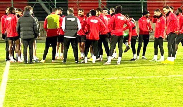 Önce toplantı sonra antrenman