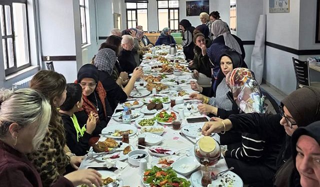 Kafkas Kültür Derneğinde, el  emeği ürünlerin satışı anlatıldı