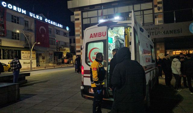 Bıçaklı saldırıya uğrayan genç yaralandı