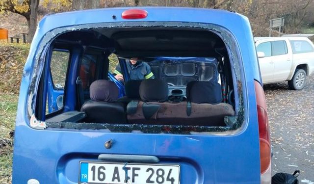 Otomobil şarampole devrildi: 3 yaralı