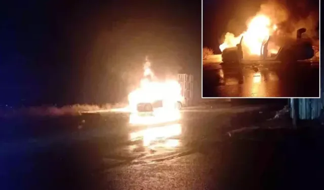 Çorum'da park halindeki araç alev topu oldu, geriye hurda kaldı