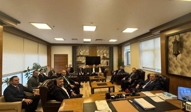 MHP'den Başhekim Gömeç'e ziyaret