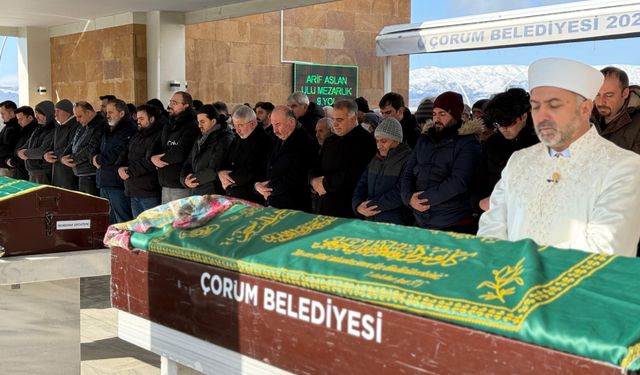 Çorum'da eşi tarafından katledilen kadın toprağa verildi