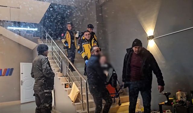 Oto galerici kendini vurdu