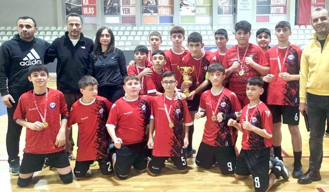 Yıldızlar Futsal’da şampiyon Mimar Sinan