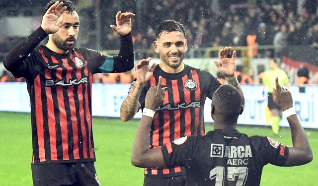 Thiam yine üçlük attı