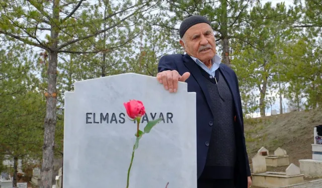 Her 14 Şubat'ta kırmızı gülle gidiyor