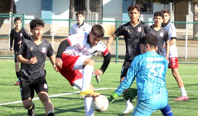 Gelişim’de U 14 ve U 15 play-off yolunda