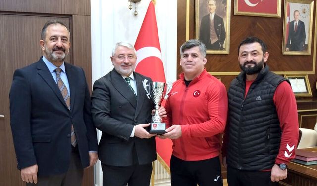 Üçüncülük kupası Aşgın’a