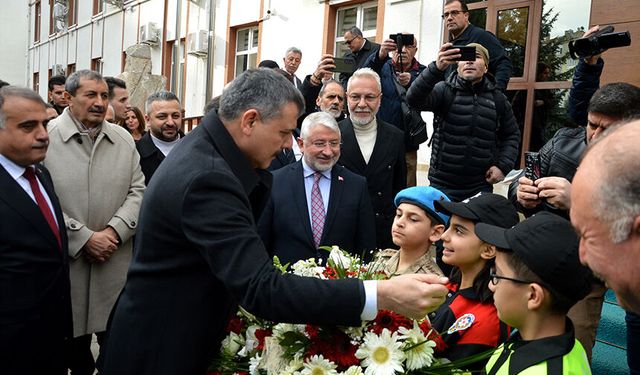 Vali olarak gitti, bakan olarak geldi