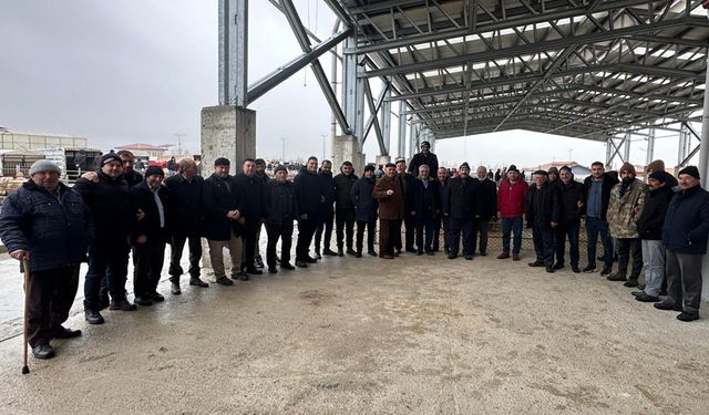 Ethem Baran hayvan  pazarında üreticilerle buluştu