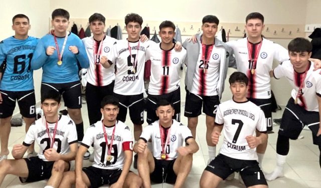 Başöğretmen Anadolu yarı final grubunda