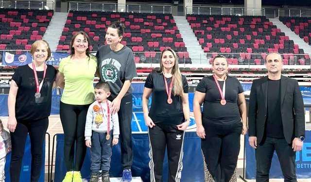 Dünya Kadınlar Günü Masa Tenisi’nde birinci Eylem Teke