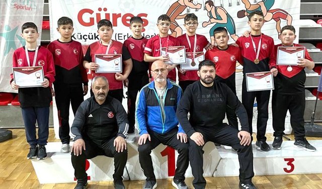 Altı pehlivan Türkiye Şampiyonası bileti altı