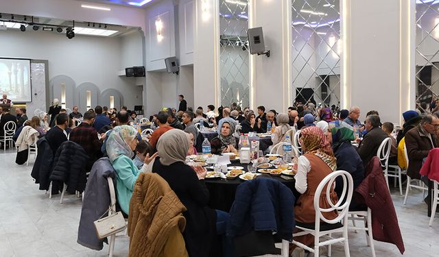 Altı Nokta Körler Derneği, iftar programı düzenledi