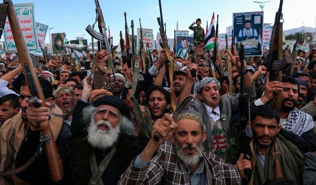 Savaşta yeni cephe açıldı! Husiler'den İsrail'e saldırı
