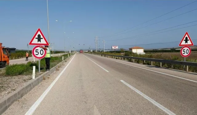 Trafik ikaz işaret levhaları alınacak