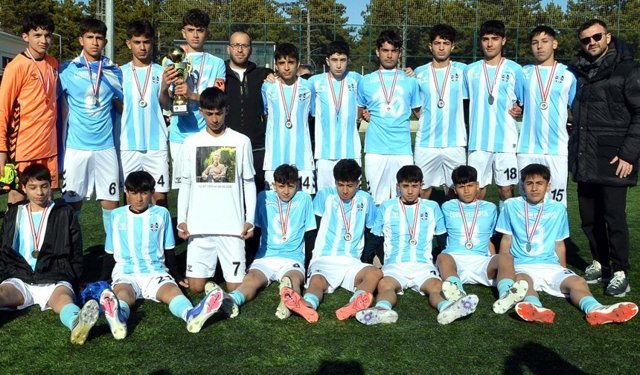 Vefaspor’dan üçüncü şampiyonluk